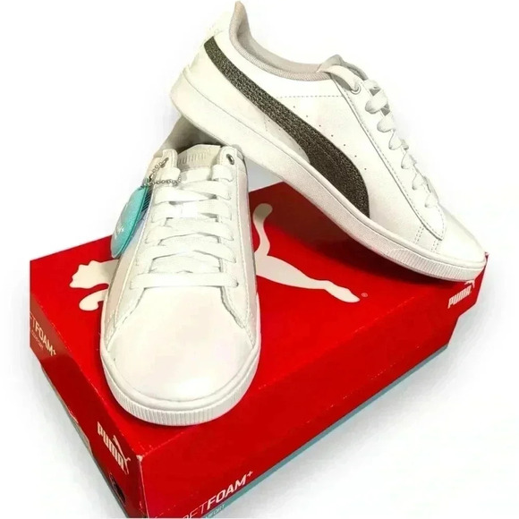 NWT Puma VIKKY V2 METALLIC SHOES With Box White and Silver Women’s size 7.5 - Picture 2 of 10